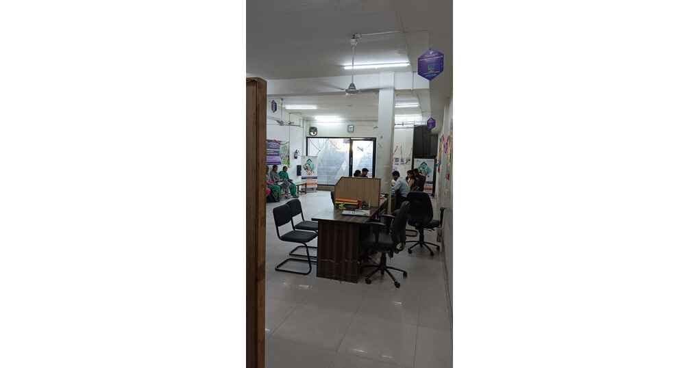 Hall 1200 sqft Near Transport Nagar — thumbnail 3