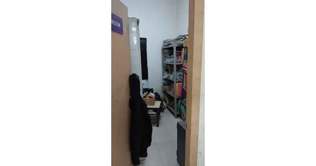 Hall 1200 sqft Near Transport Nagar — thumbnail 4