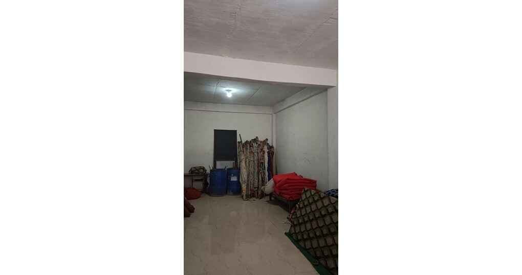 Hall 1300 sqft Near Neelkanth Hospital — thumbnail 2