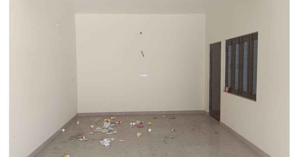 Shop 286 SqFt For Rent Near RK Tent House Rd — thumbnail 3
