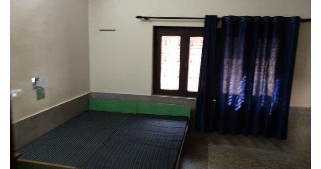 Single Room For Rent Near Krishna Hospital — thumbnail 2