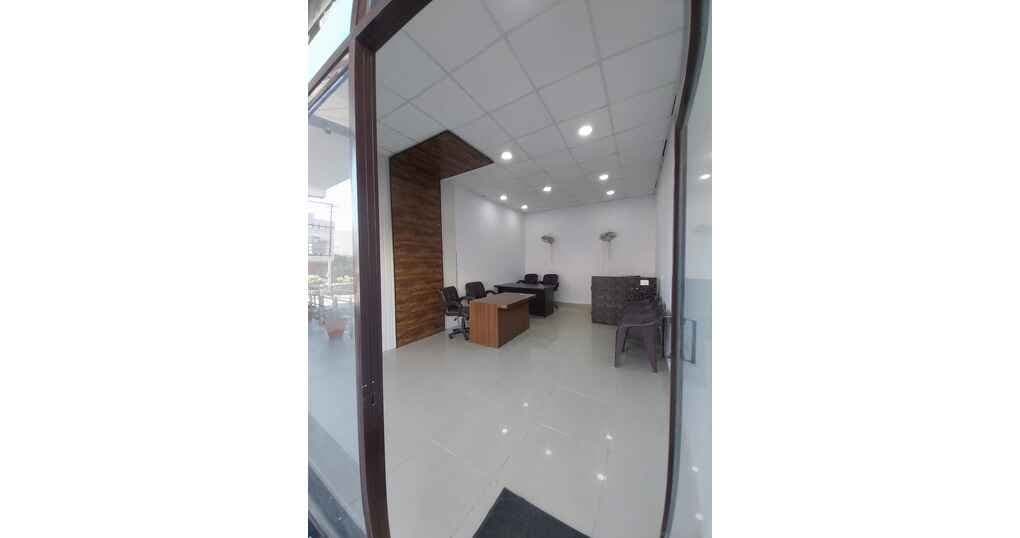 Full Furnished Office Setup 1100 SqFt Near Lal Danth — thumbnail 3