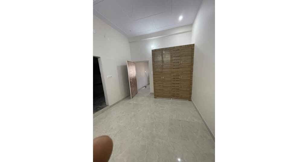 2BHK Set For Rent Near Eco Town — thumbnail 4