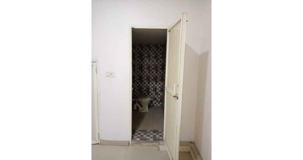 Office Space 750 SqFt For Rent Near Durga City Center — thumbnail 5