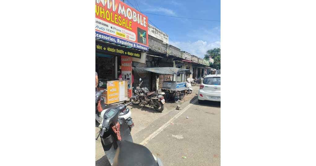 160 SQFT Shop For Sale Near Army Road — thumbnail 3