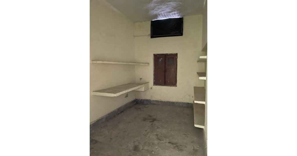 Rent Now 3Room Set for Godown Purpose Near Bhatt colony, Phase .1 — thumbnail 5