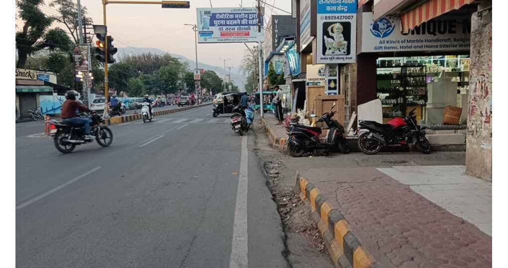 Rent Now 150 SqFt Shop Near Today’s Stationery Mart, Haldwani — thumbnail 4