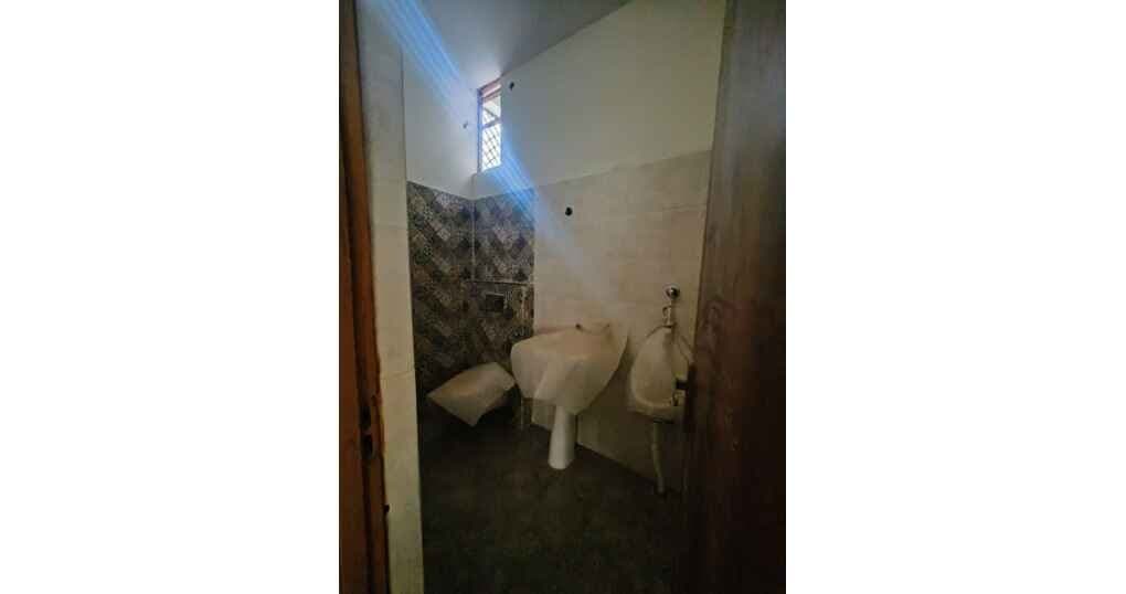 Rent Now 2200 SqFt Hall Near Nawabi Road, Haldwani — thumbnail 4
