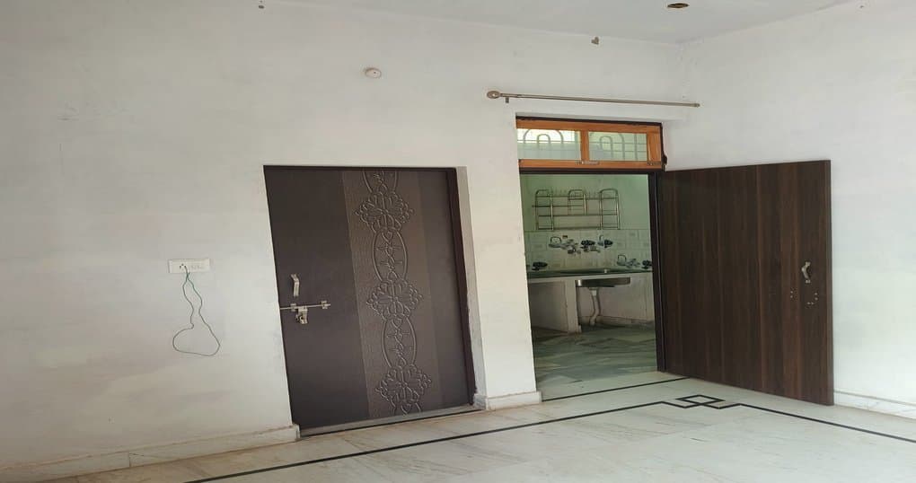 Rent Now 2Room Set Near Gandhi Puram, Bareilly — thumbnail 2