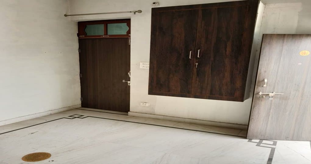 Rent Now 2Room Set Near Gandhi Puram, Bareilly — thumbnail 3
