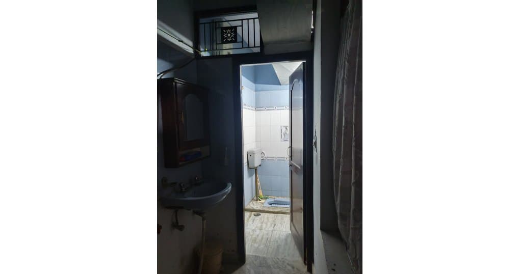 Rent Now 4BHK House for Commercial use Near Delapeer Road, Bareilly — thumbnail 6