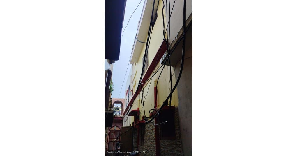 Buy Now 3BHK House Near Khawaja kutub east Bareilly — thumbnail 3