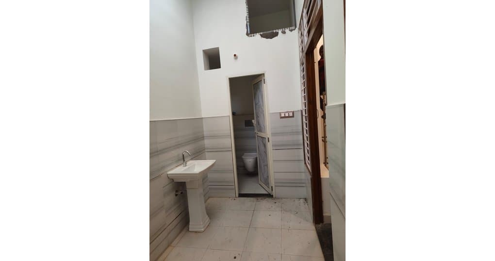 Buy Now 3BHK Semi Duplex House Near Golden Green Park, Bareilly — thumbnail 8