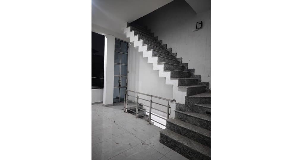 Rent Now 1100 SqFt Hall Near Mini Bypass, Bareilly — thumbnail 4