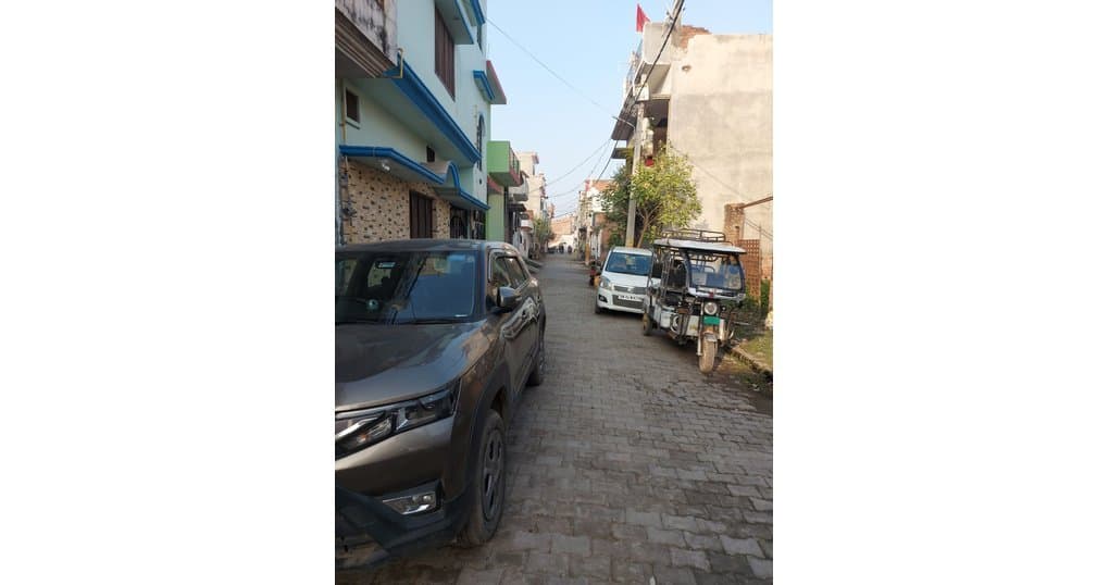 Buy Now 8BHK Two-Story Corner House Near Durga Nagar, Royal Public School, Bareilly — thumbnail 5
