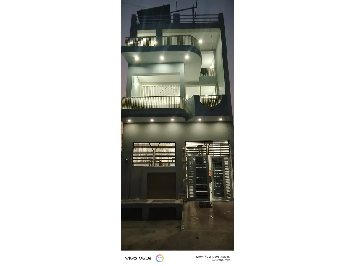 Double Story PG Hostel for Sale in Defence Colony Bareilly