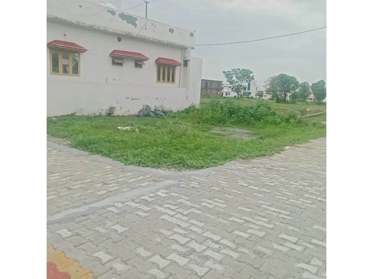 Prime Land for Sale Near Bharat Singh Chauk, Dehradun
