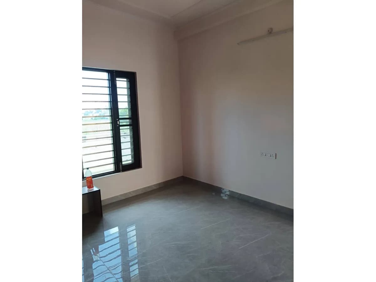 Luxurious 1 BHK Flat for Rent Near Jai Arihant College Haldwani