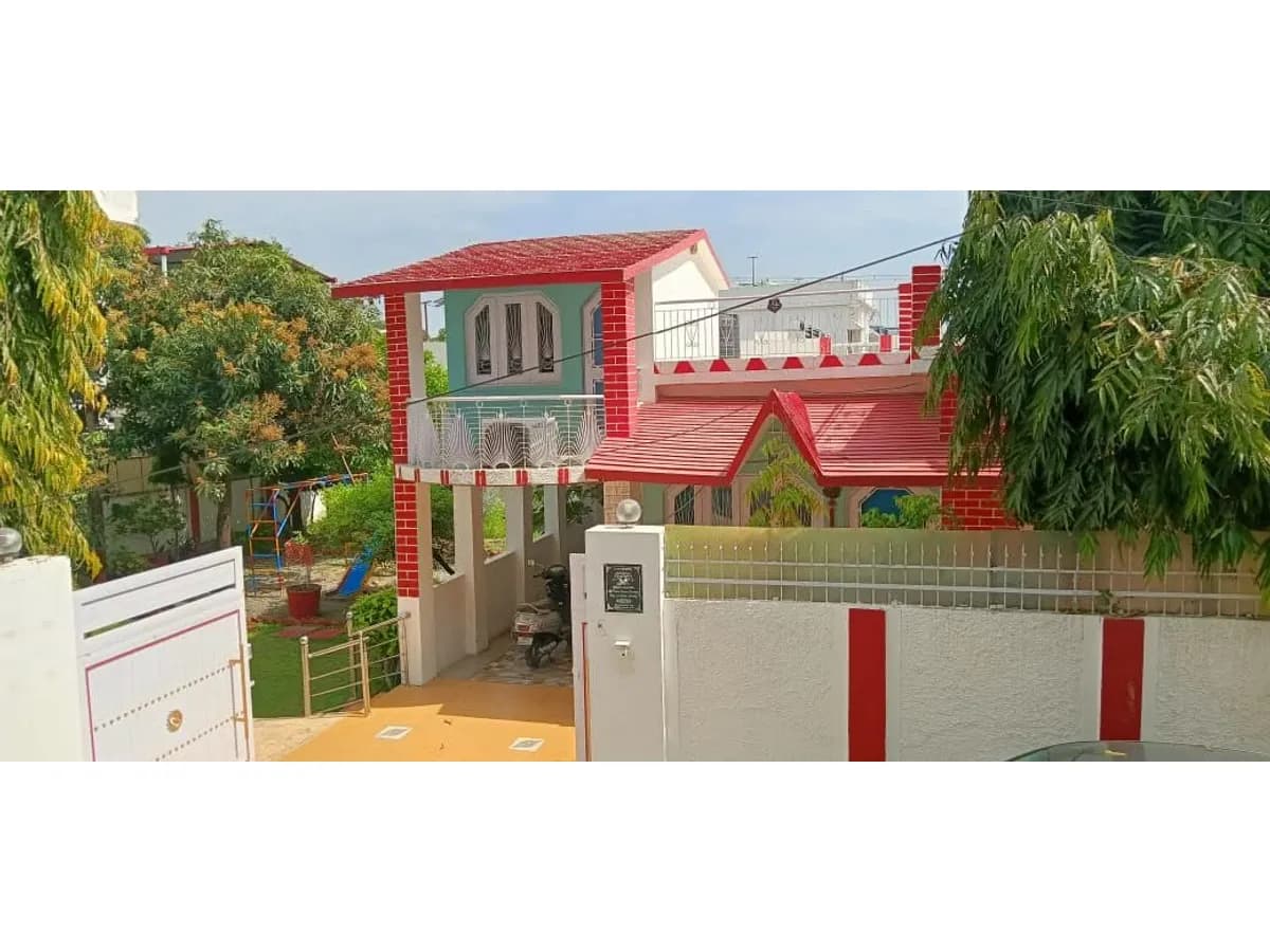 Spacious 410 SQY House for Sale in GMS Road Dehradun