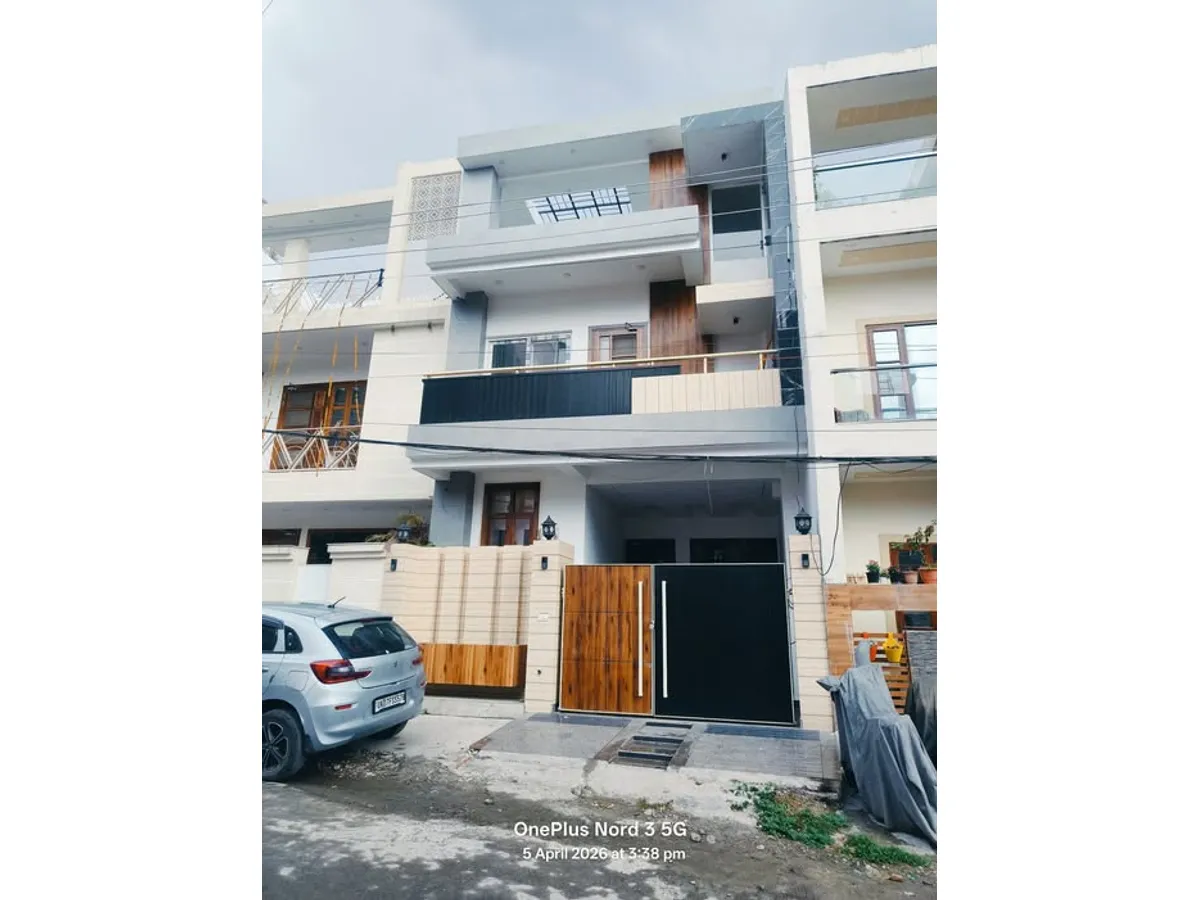 Spacious 135 Gaj House for Sale on Sahastradhara Road, Dehradun