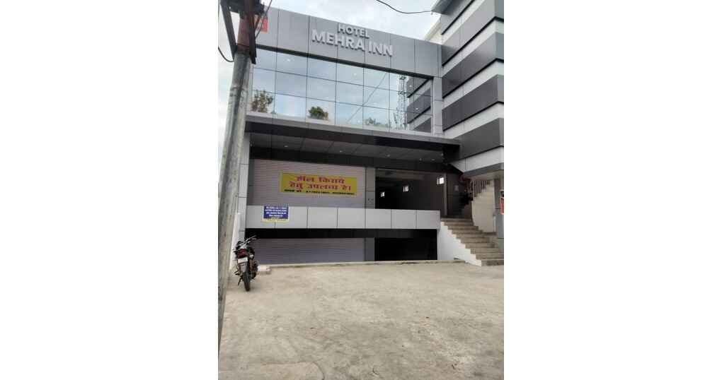 Floors – 2650 sqft Near Aamrpali college