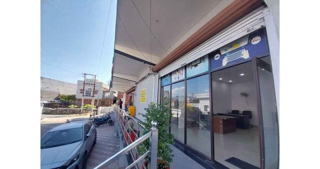 Full Furnished Office Setup 1100 SqFt Near Lal Danth