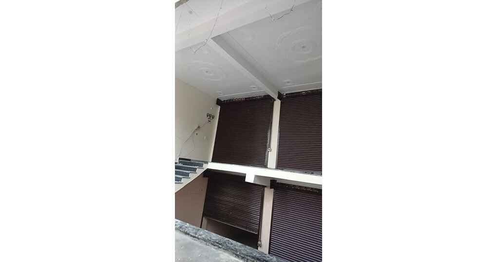 300 SqFt Shop For Rent Near Unchapul Road